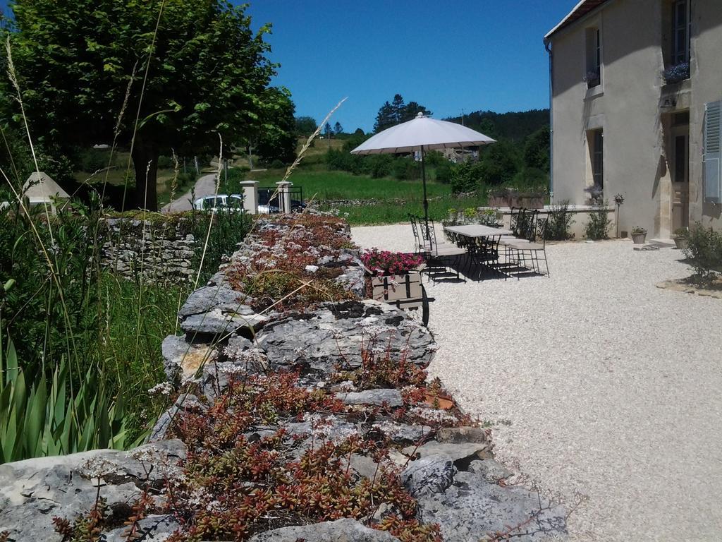 مبيت وإفطار Montillot Le Repos Coquelicot المظهر الخارجي الصورة
